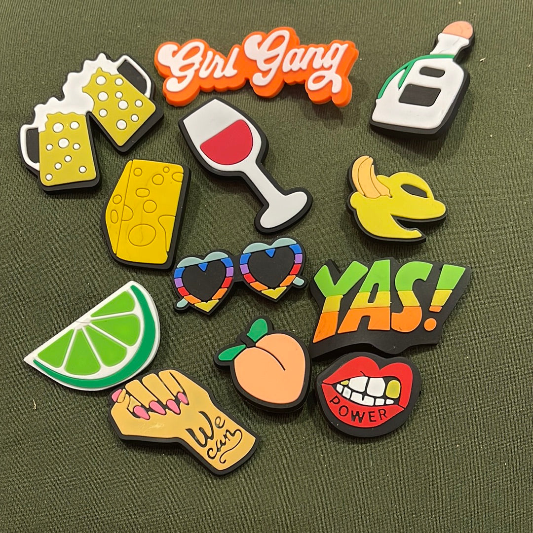 Girl Gang croc pins A